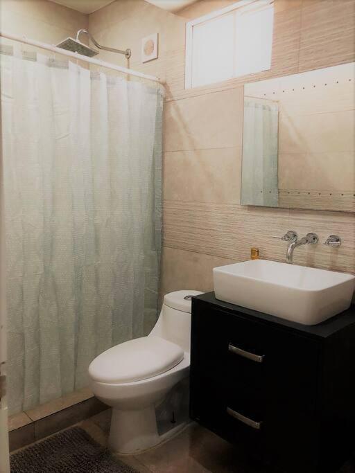 Lovely 1 Bedroom Apartment W/Private Parking 엔세나다 외부 사진