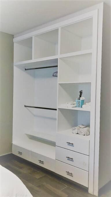 Lovely 1 Bedroom Apartment W/Private Parking 엔세나다 외부 사진