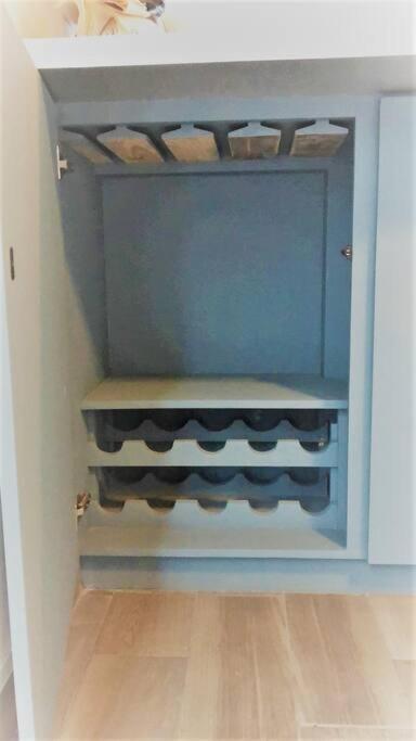 Lovely 1 Bedroom Apartment W/Private Parking 엔세나다 외부 사진