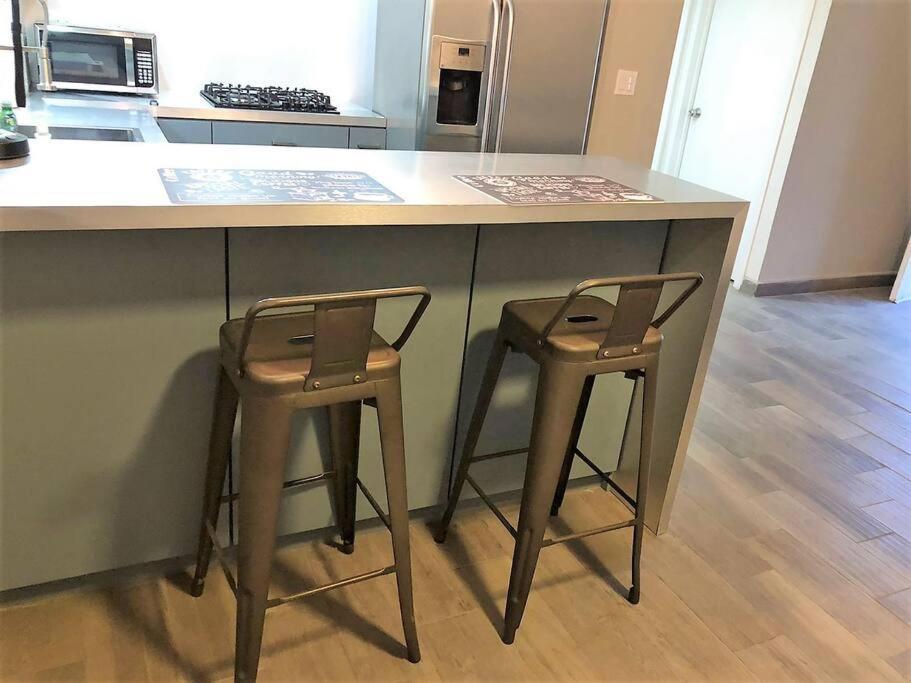 Lovely 1 Bedroom Apartment W/Private Parking 엔세나다 외부 사진