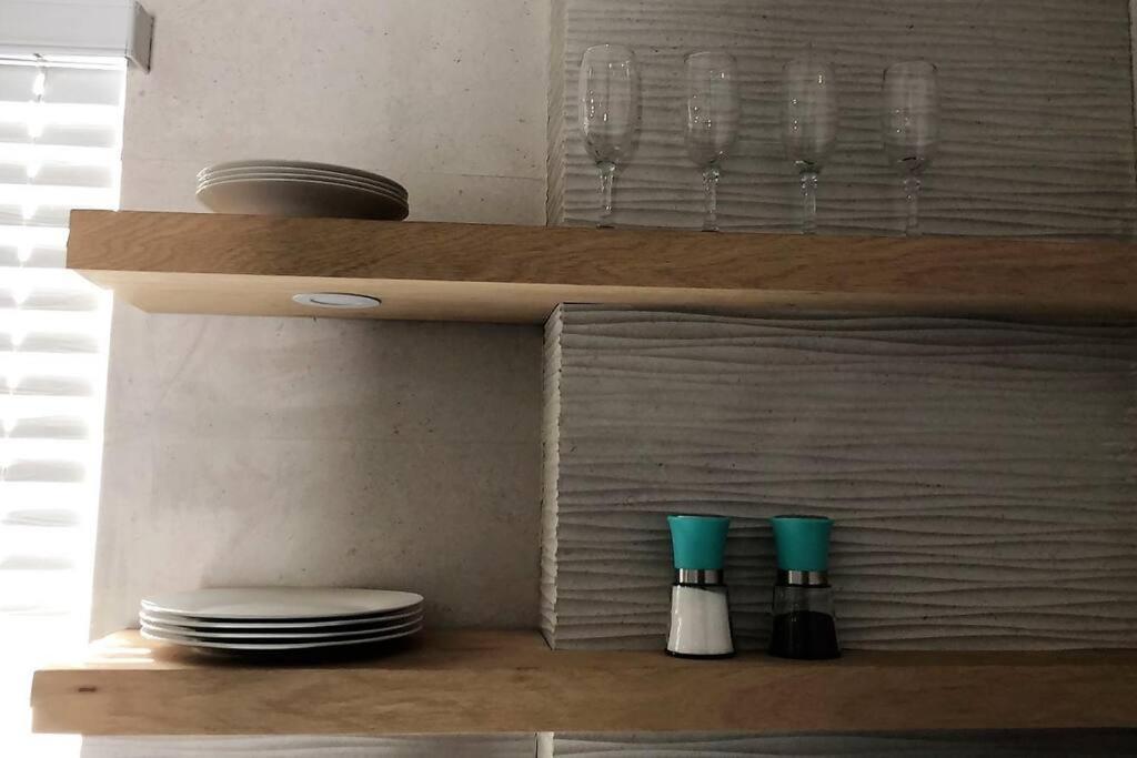 Lovely 1 Bedroom Apartment W/Private Parking 엔세나다 외부 사진